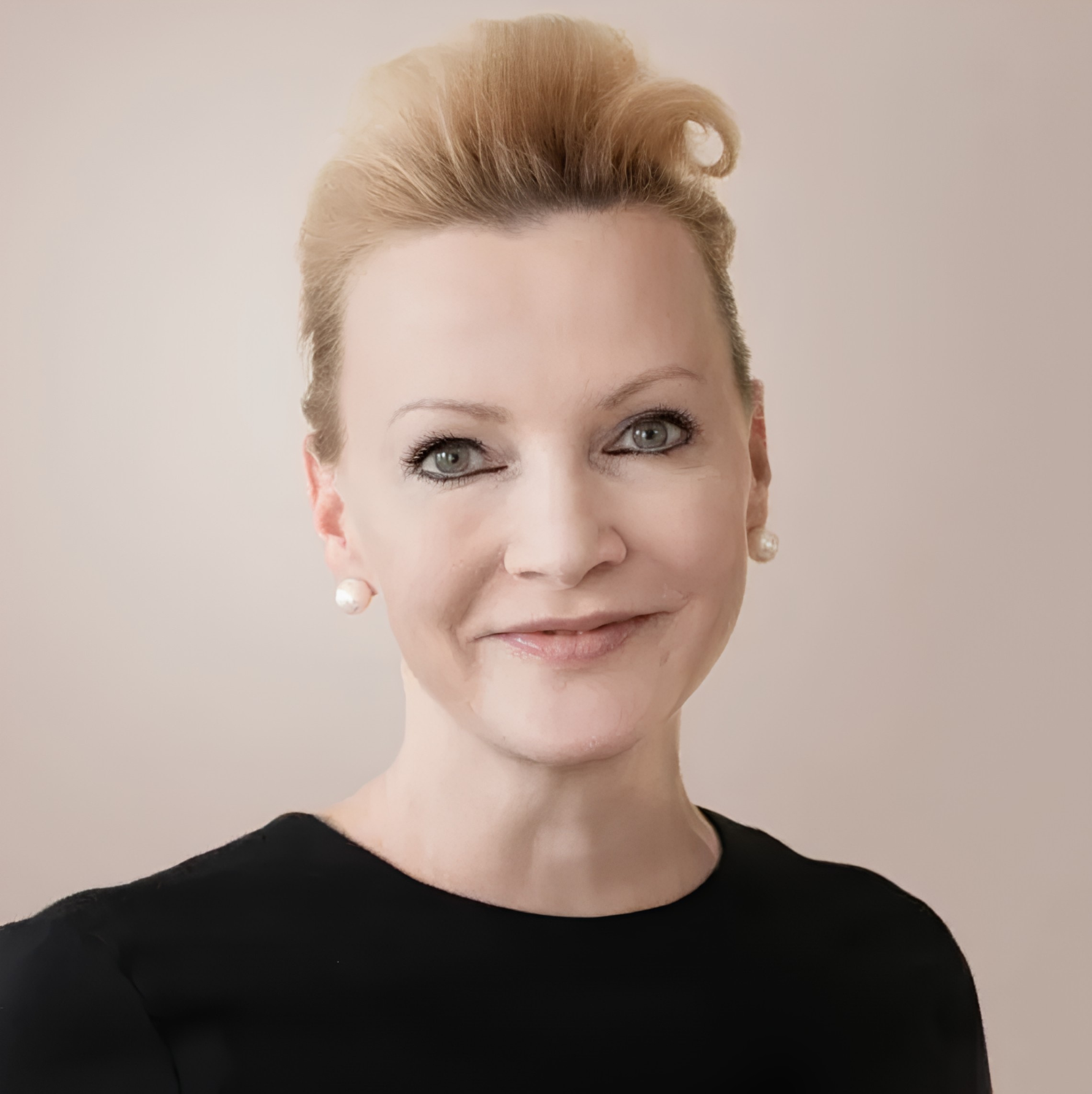 Dr Anna Erat